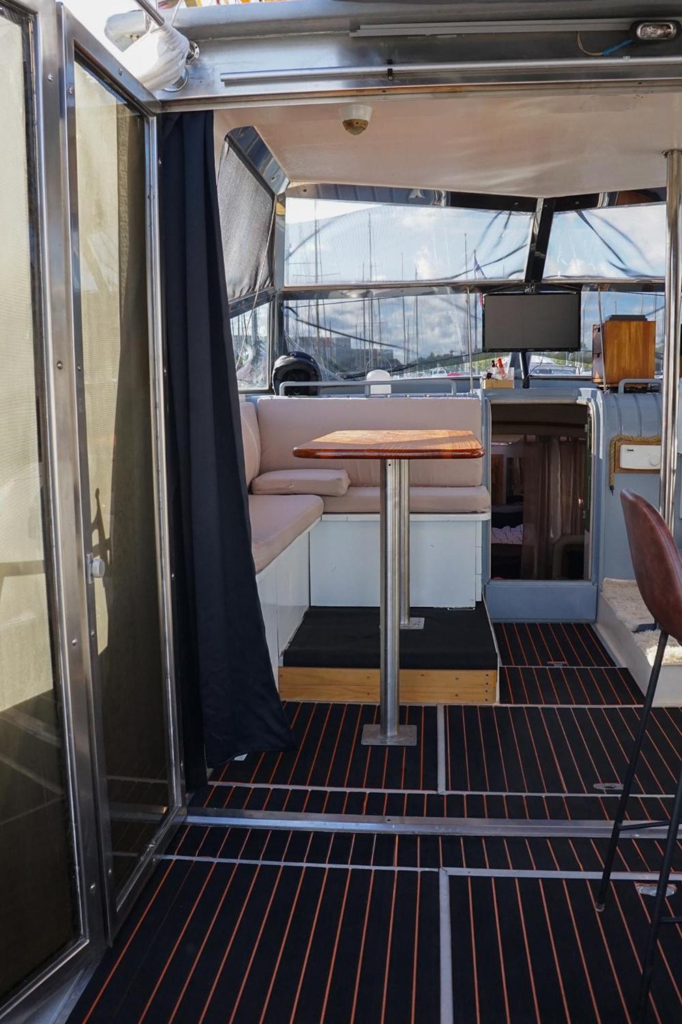 Bateau Cocoon En Amoureux Botel Bordeaux