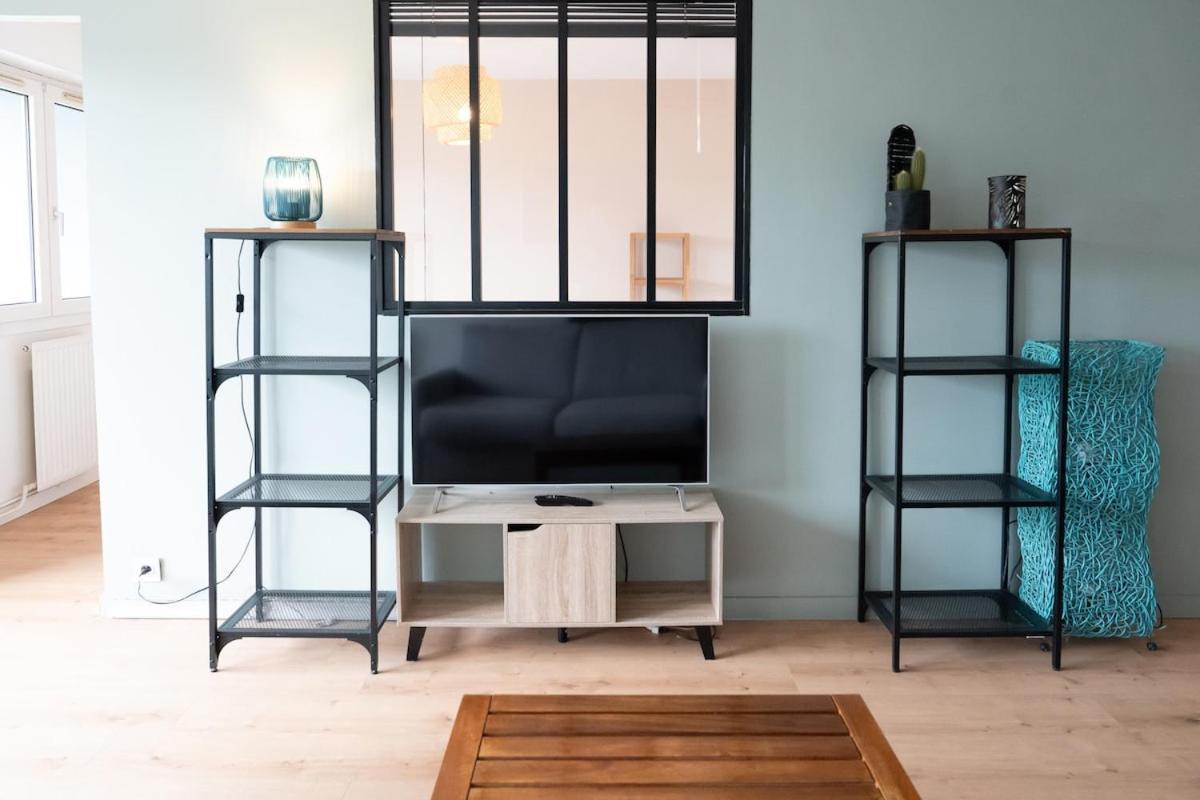 1 Chambre, Terrasse, Proche Tram