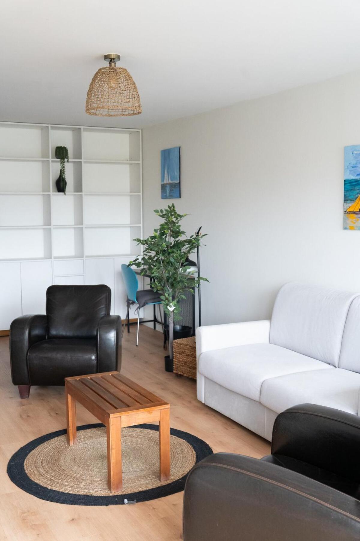 1 Chambre, Terrasse, Proche Tram Apartment