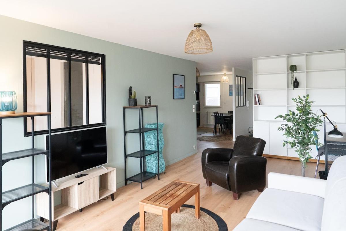 Apartment 1 Chambre, Terrasse, Proche Tram