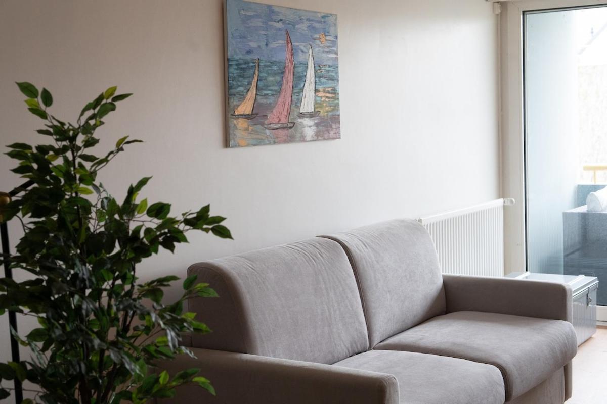 1 Chambre, Terrasse, Proche Tram