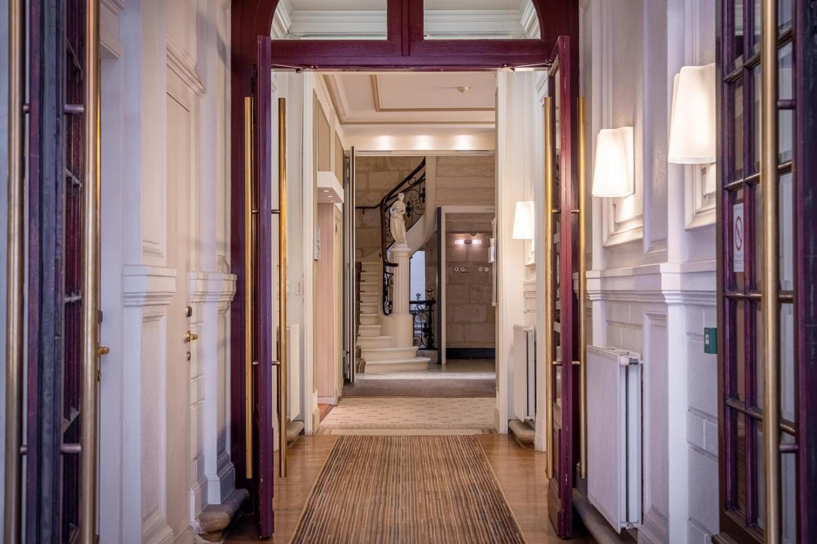 Western Grand Francais Hotel