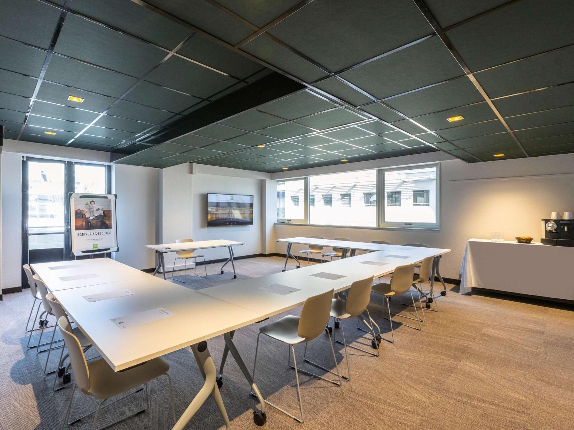 Ibis Styles Centre Meriadeck Hotel 3*
