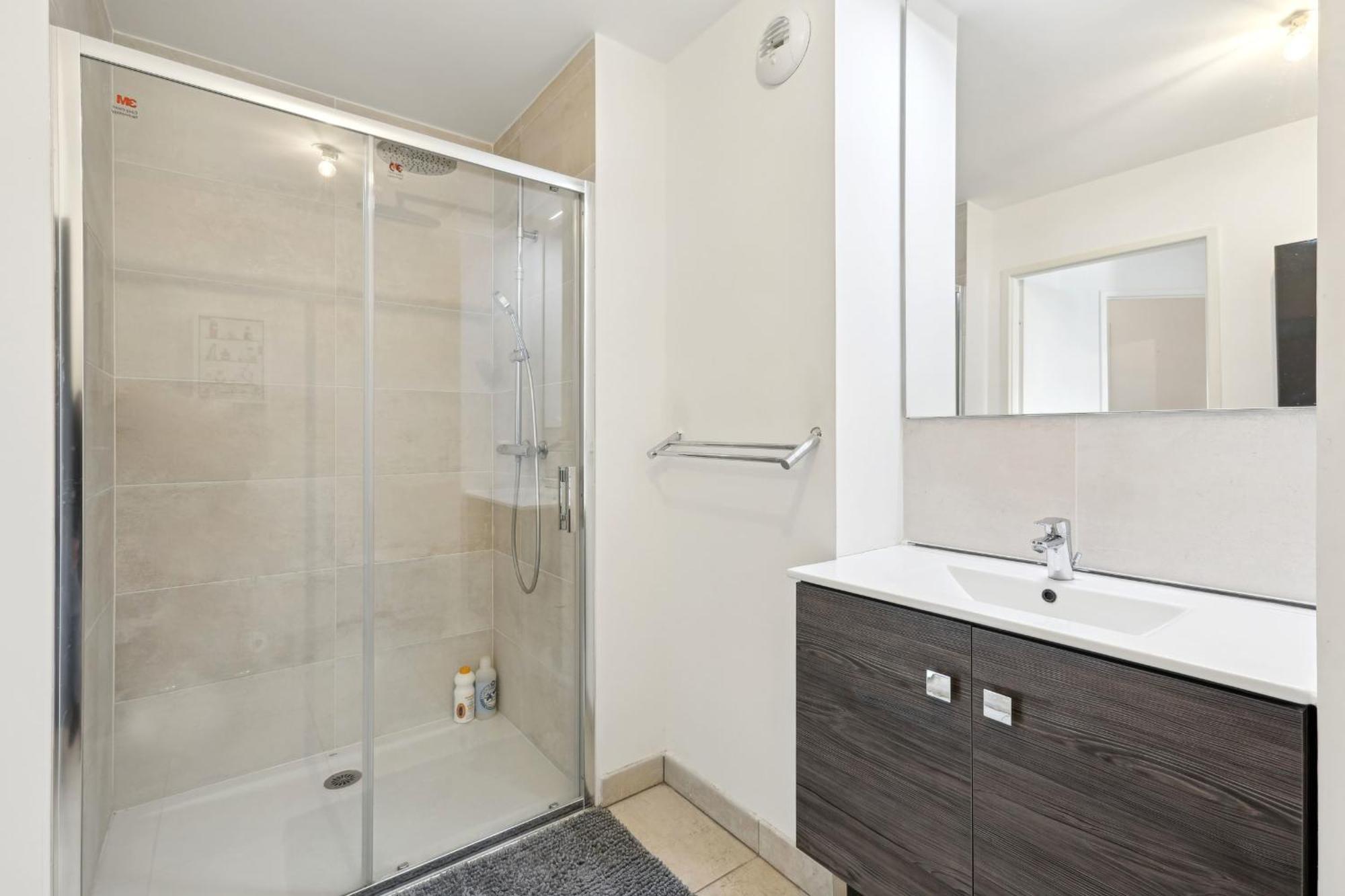 Spacious And Bright Apartamento