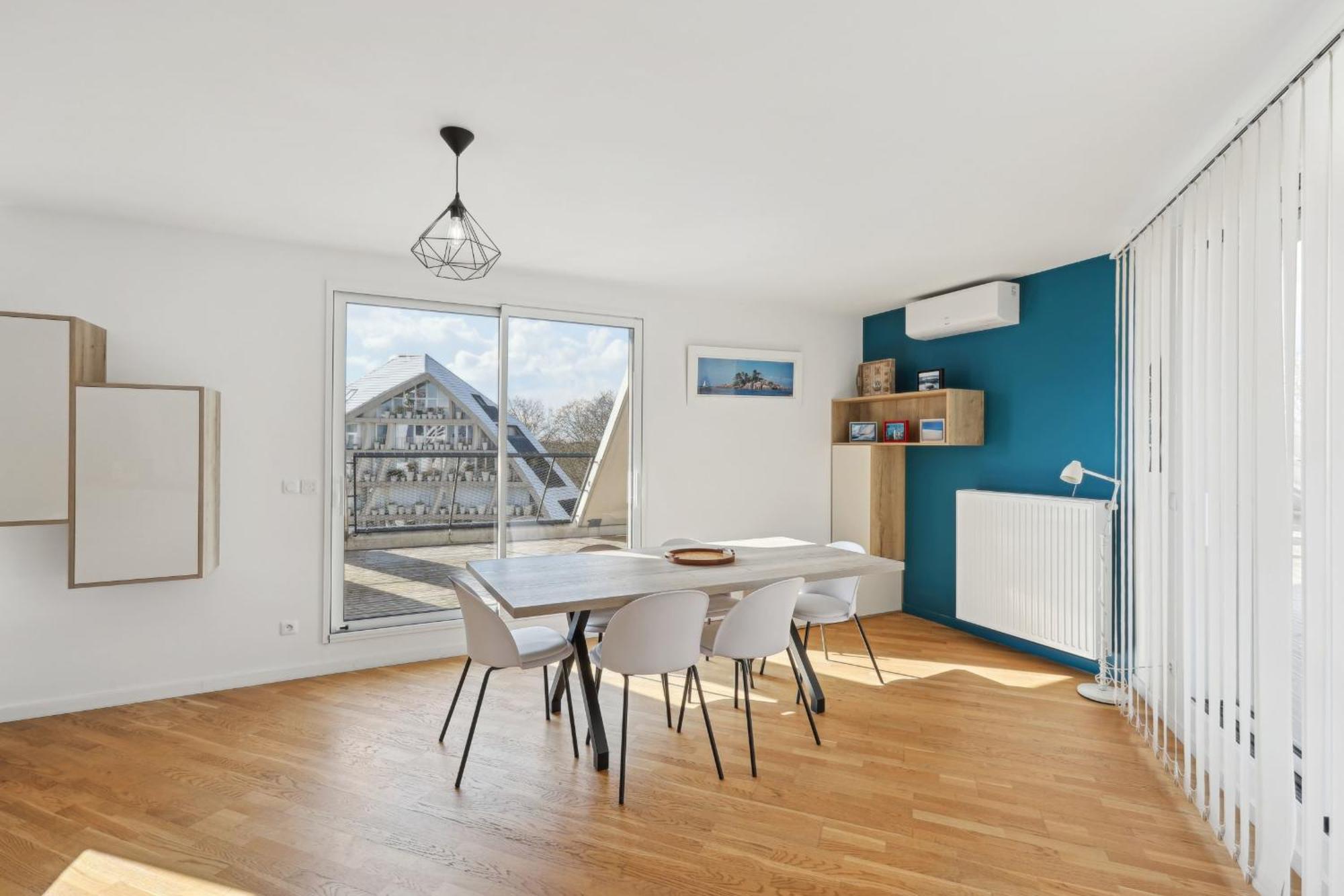 Apartment Spacious And Bright