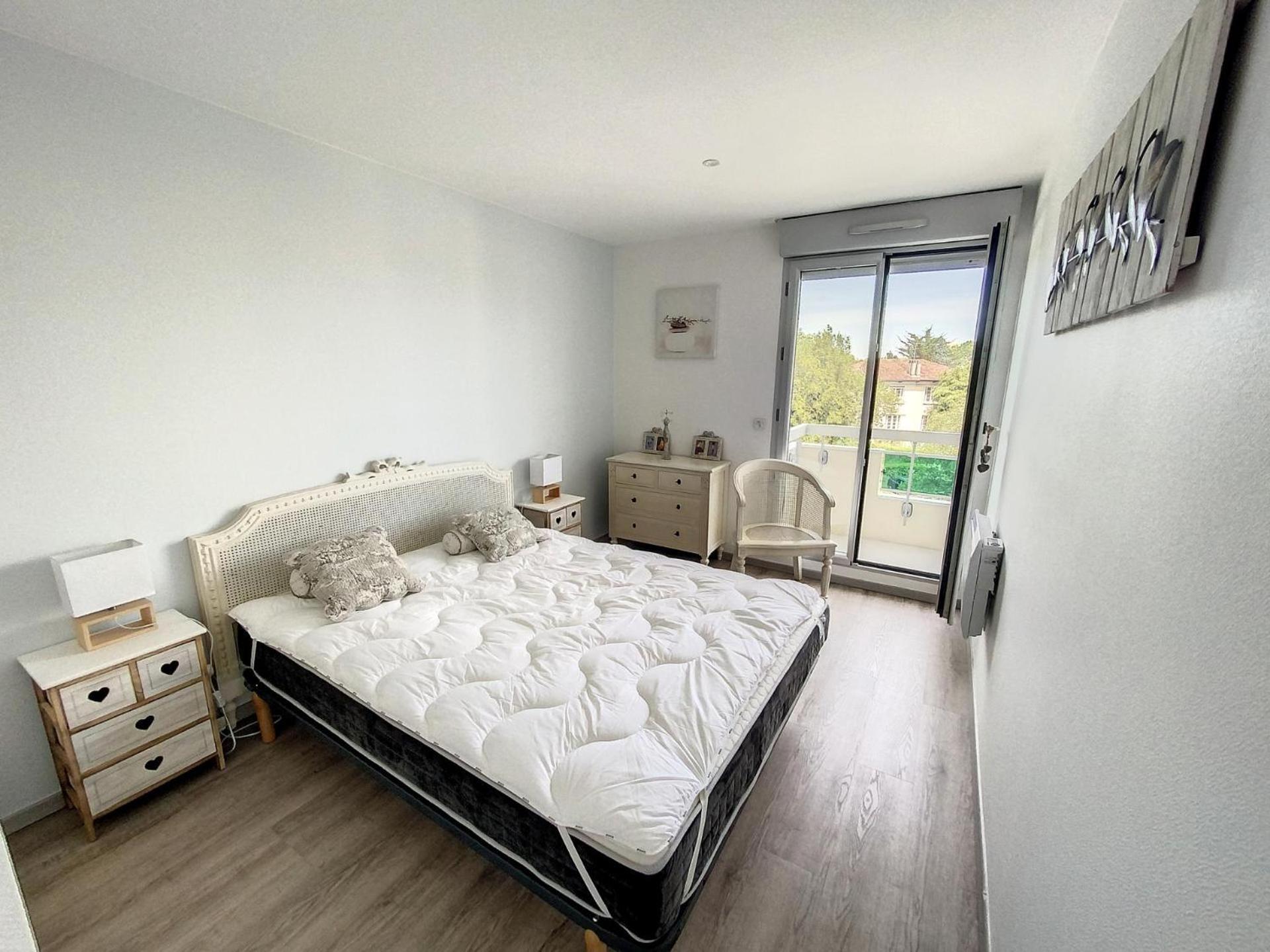 Canopee - Spacieux Et Lumineux A Cauderan Apartment