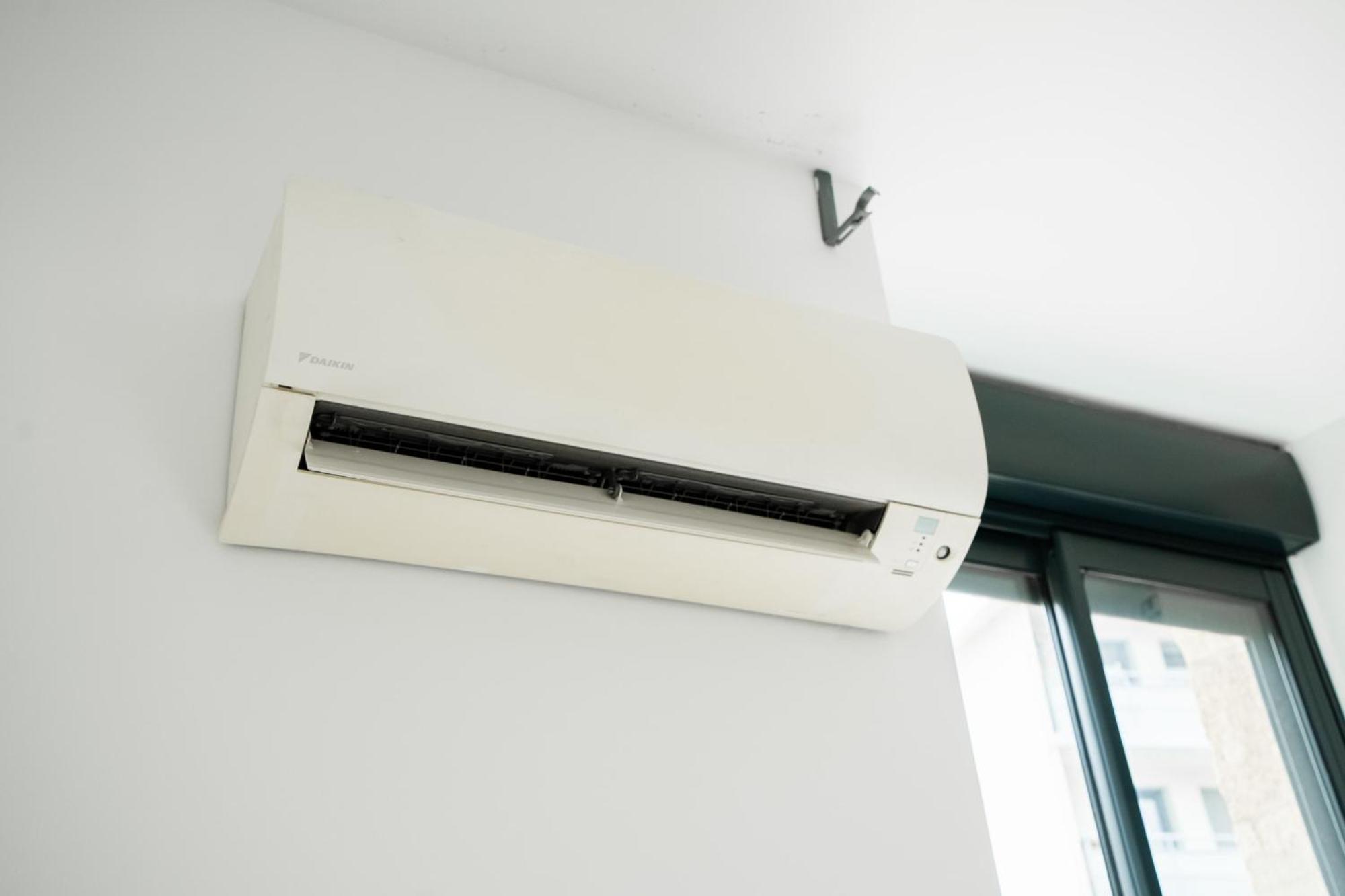 Modern Air Conditioned Apartment *