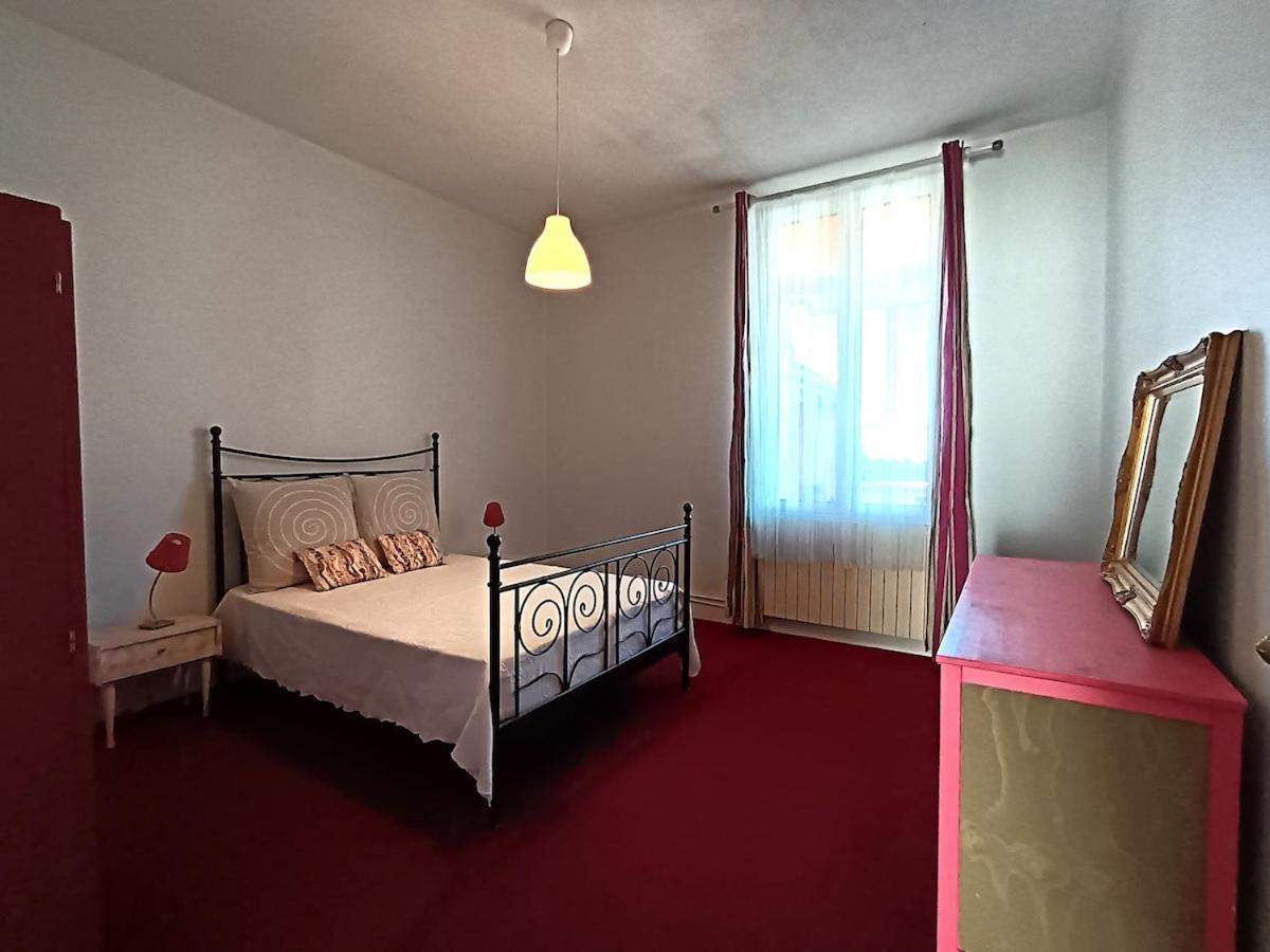 Quiet Family 3 Bedrooms Apartment, 5 Min To St Jean Train Station