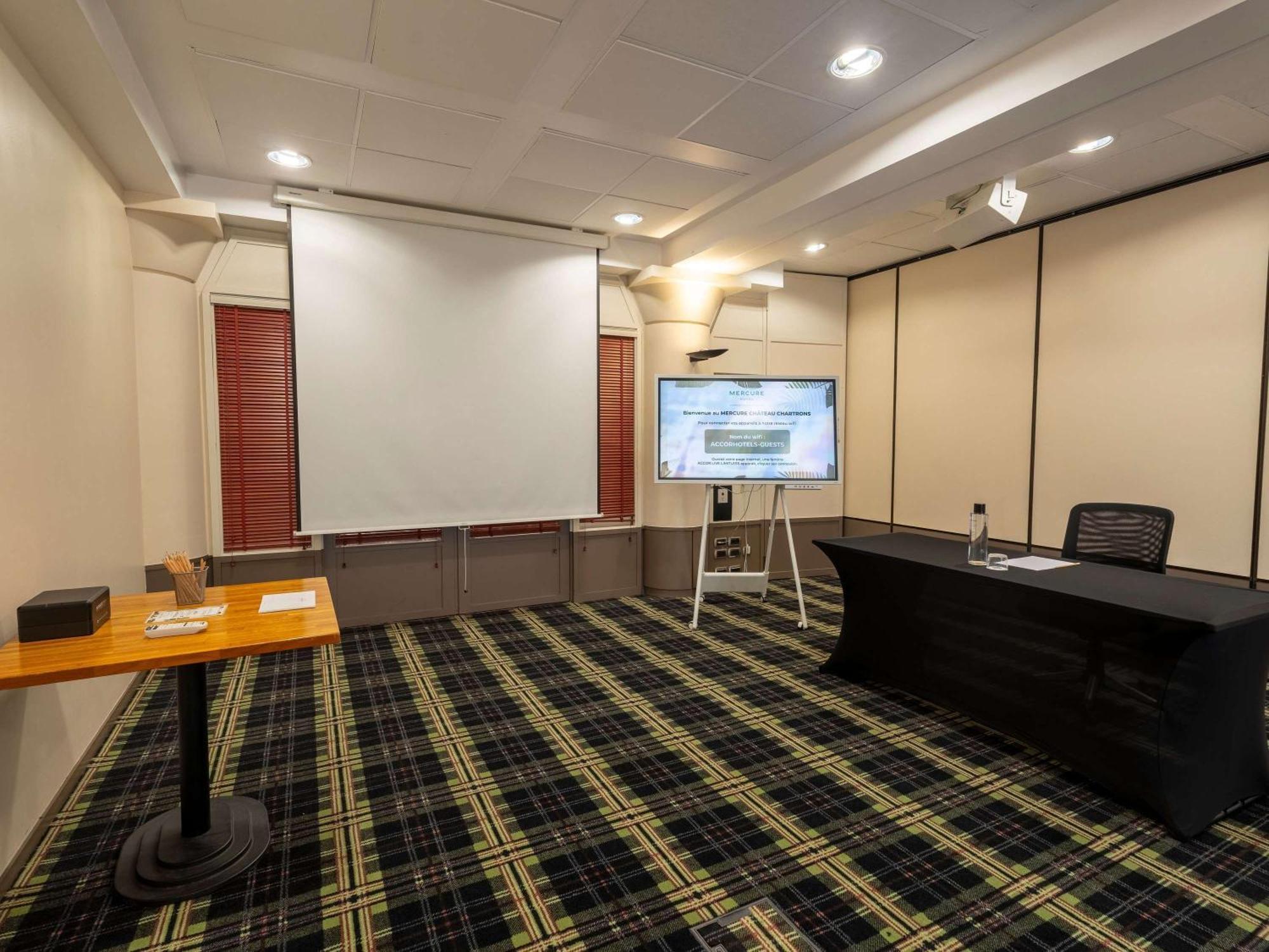 Hotel Mercure Chateau Chartrons 4*