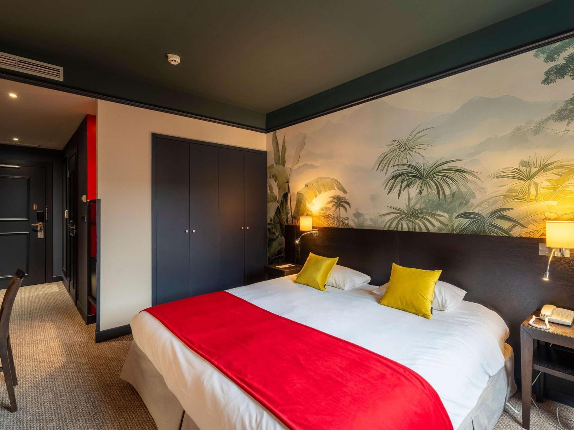 Hotel Mercure Chateau Chartrons 4*