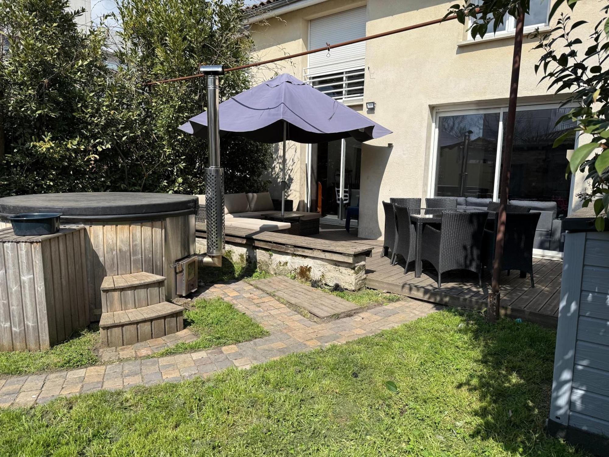 Du Calme En Pleine Jacuzzi Homestay