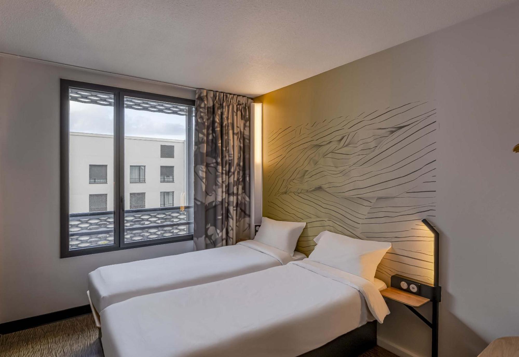 Bassins A Flot Hotel Bordeaux