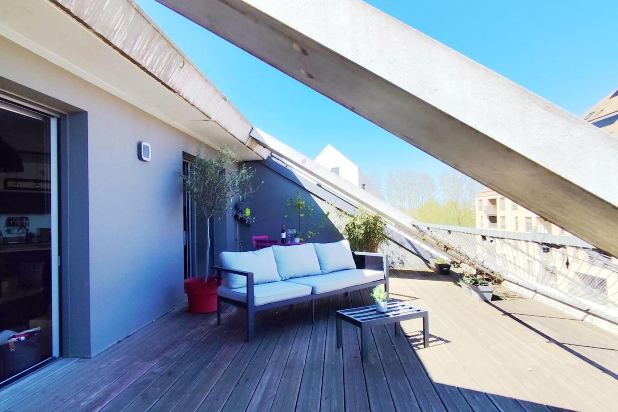 2 With Terrace In Bordeaux