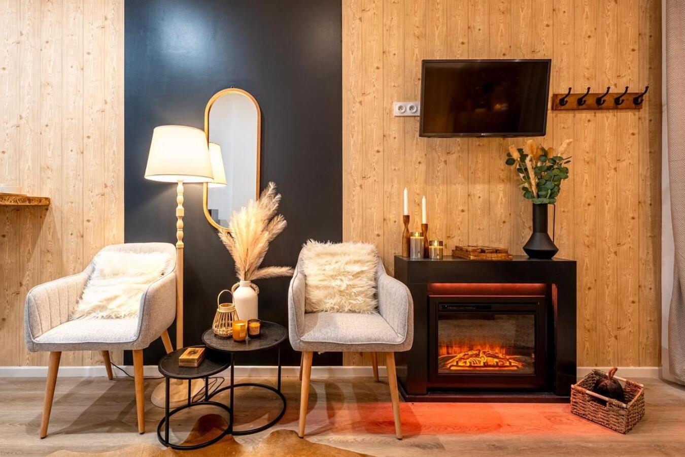 Le Nid Douillet, Center, Jacuzzi, Sensory Shower Apartment
