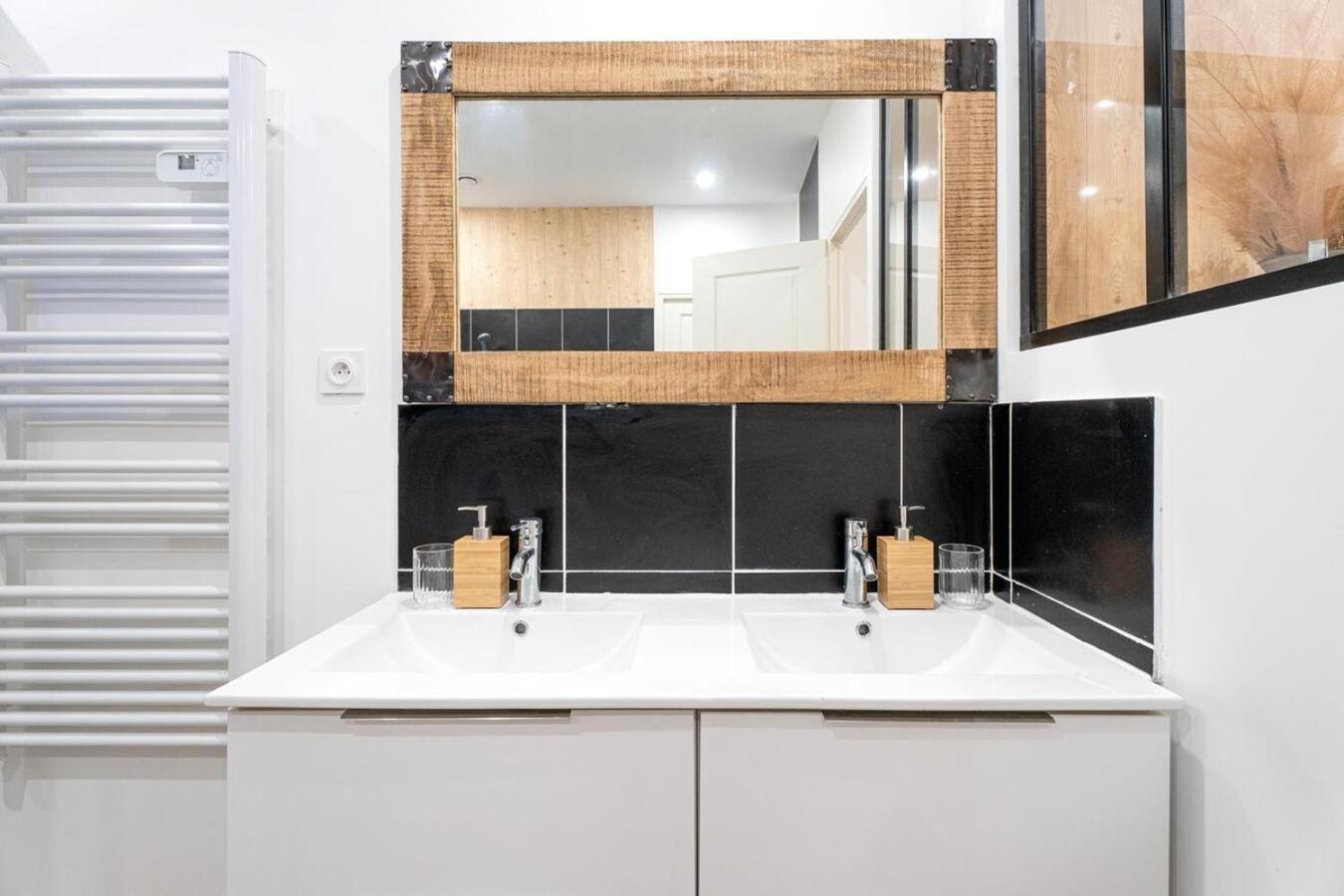 Le Nid Douillet, Center, Jacuzzi, Sensory Shower Apartment Bordeaux