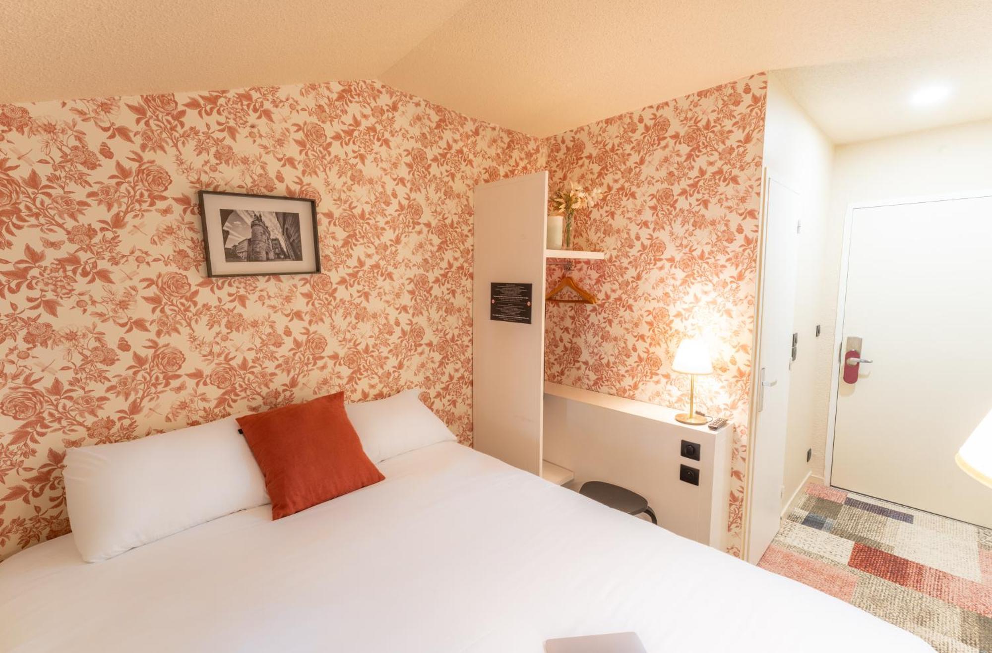 Du Theatre Hotel 2*