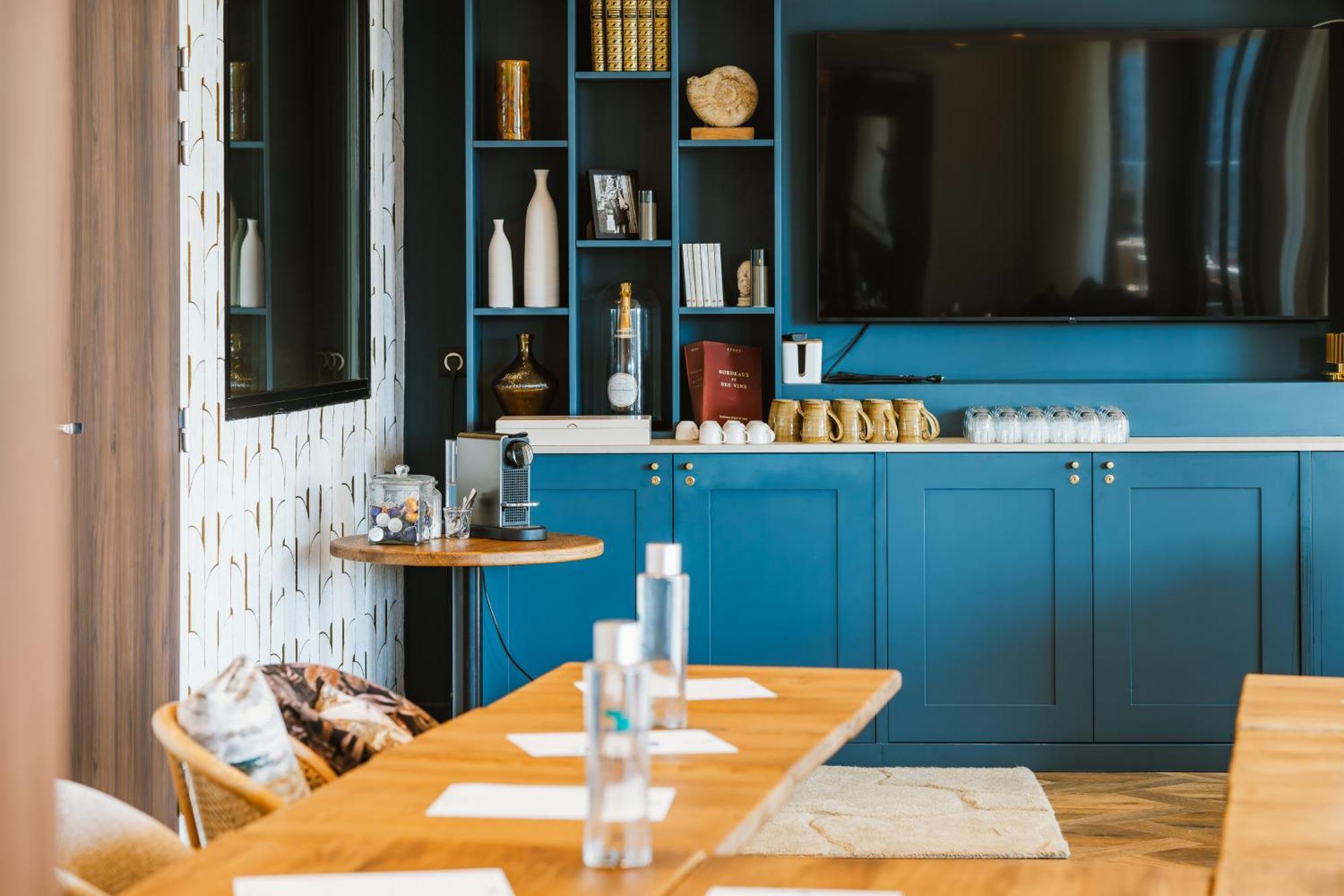 Hotel 56 - Centre Gare Saint Jean 4*