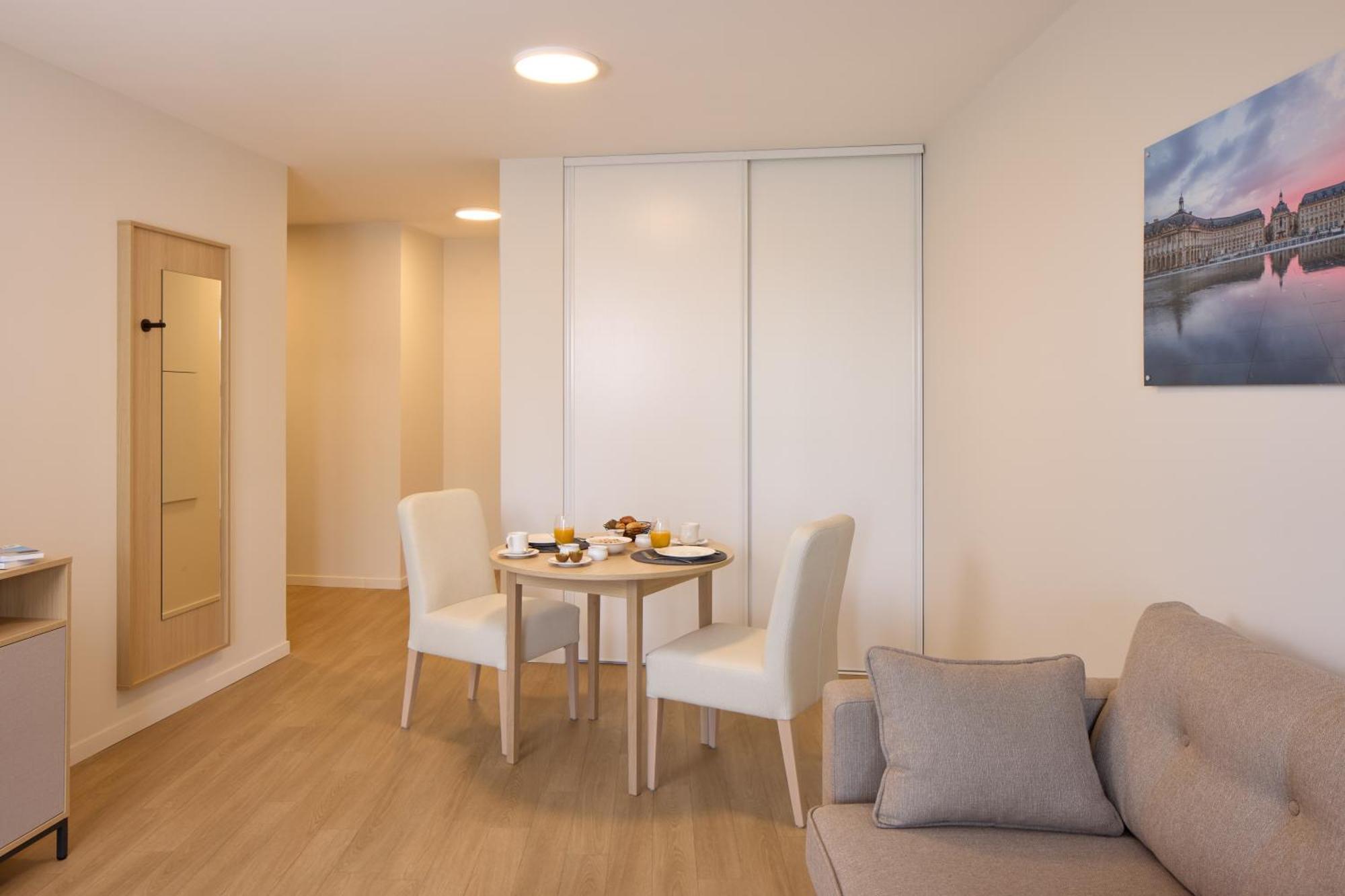 Khách sạn hẻo lánh Zenitude Residences St Jean *