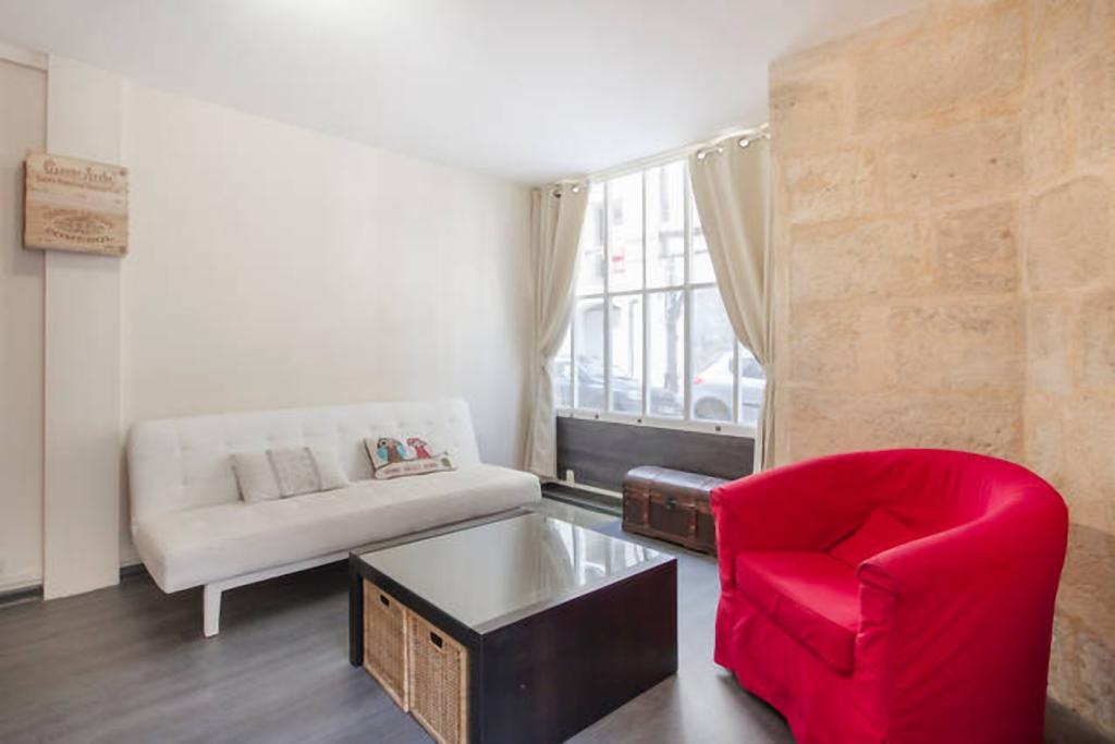 En Place De La Bourse Apartment