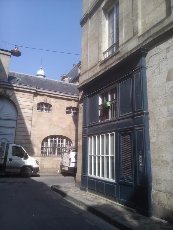 En Place De La Bourse Bordeaux