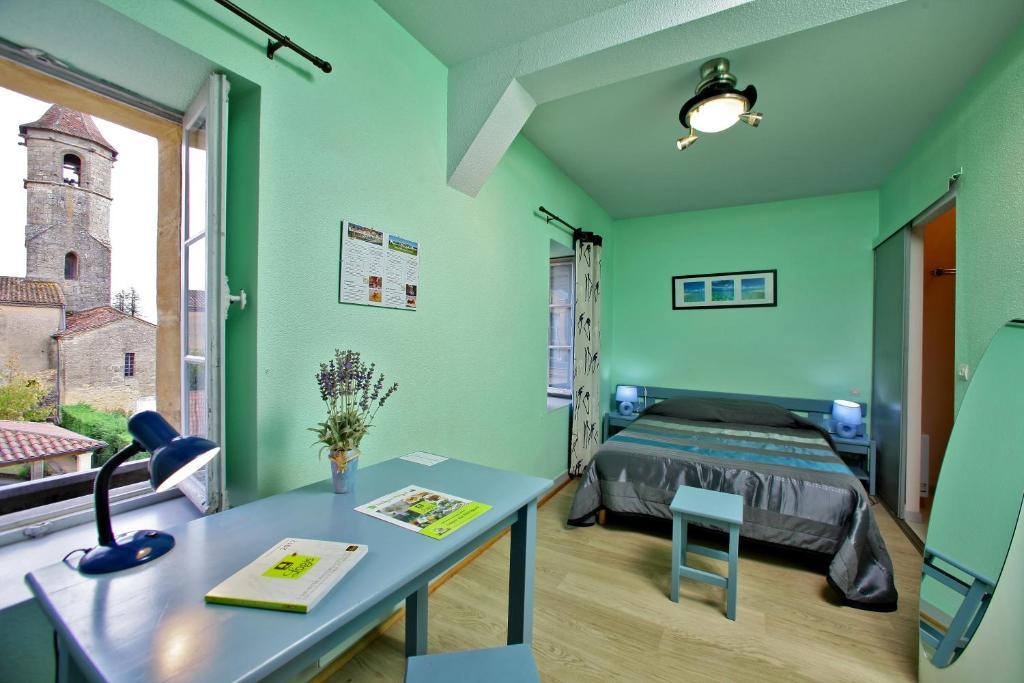 Hotel Le Belvedere De Belves 2*