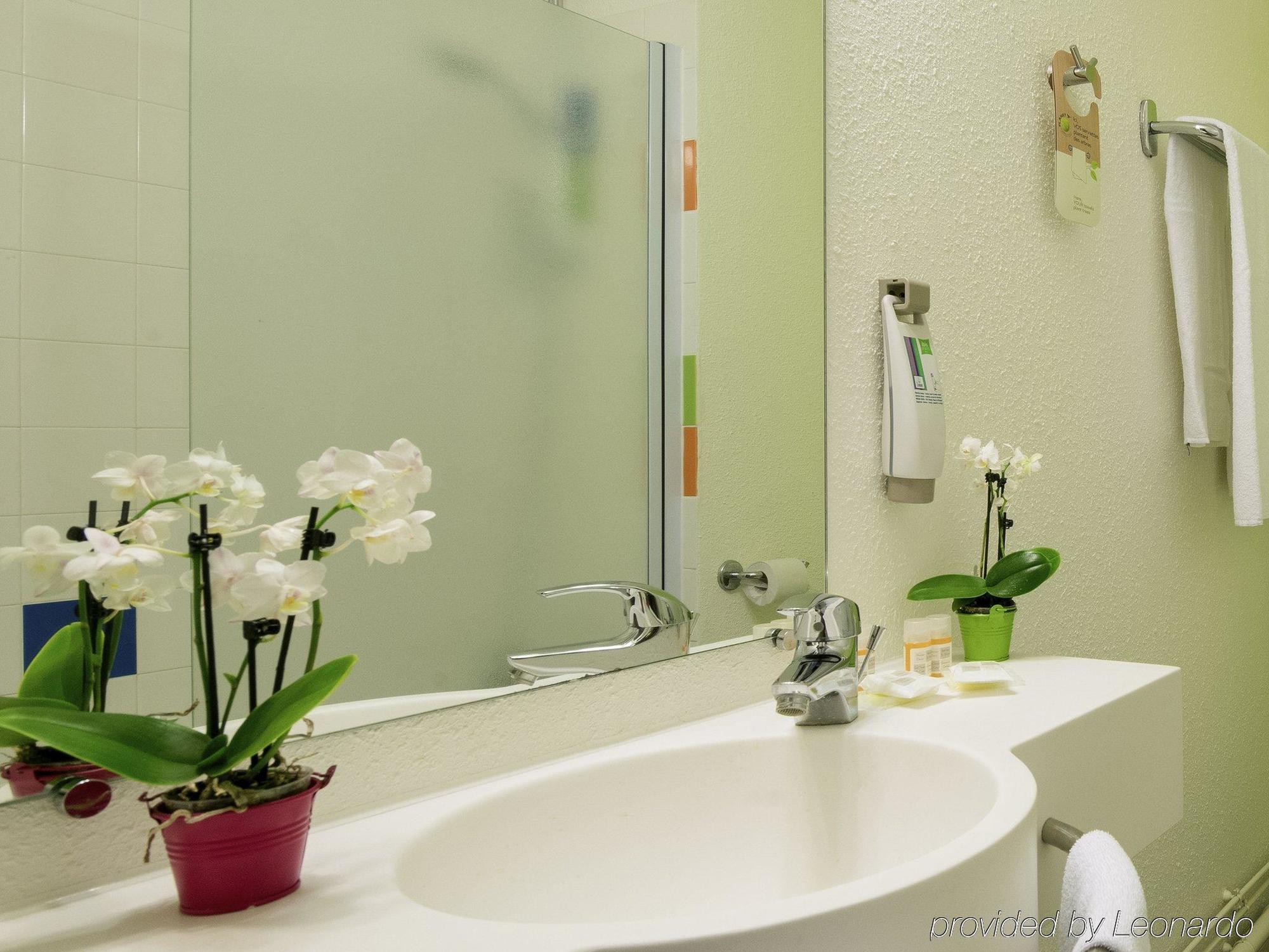 Hotel Ibis Styles Gare Saint-jean 3*
