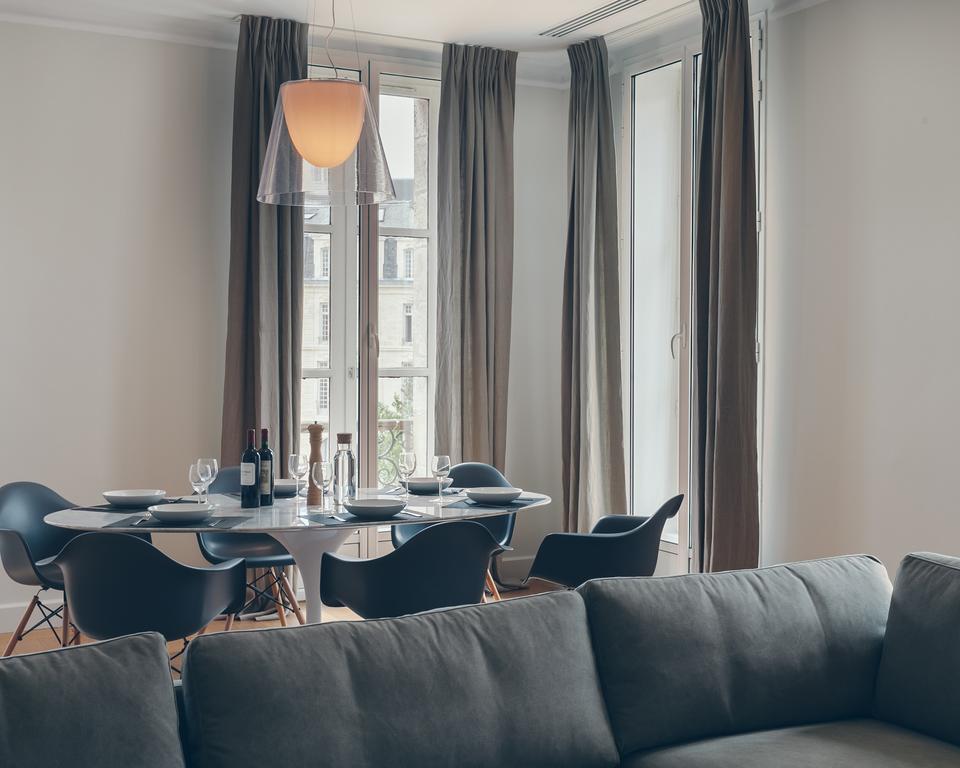 T4 Cours De L'intendance Bed & Breakfast
