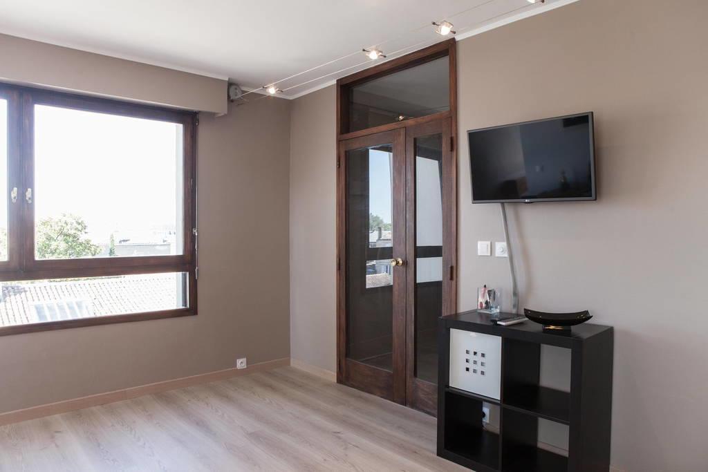 Apartment Rue Frere