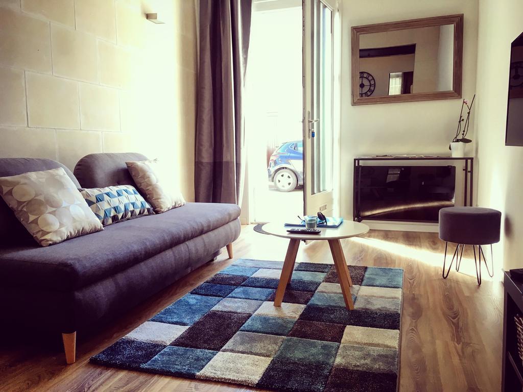 Apartment Sweet Morning