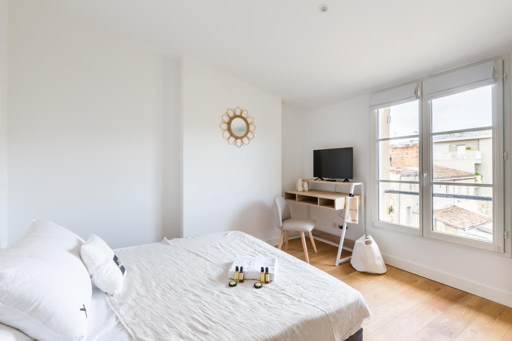 Apartment Unique Design Style Downtown Bordeaux