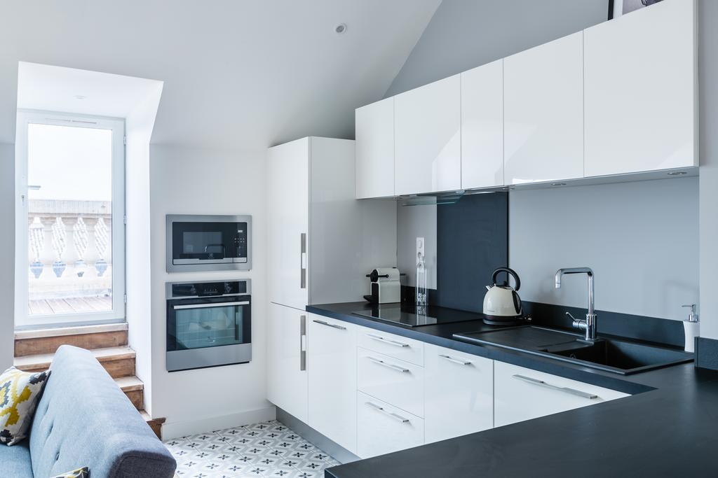 Unique Design Style Downtown Apartment *