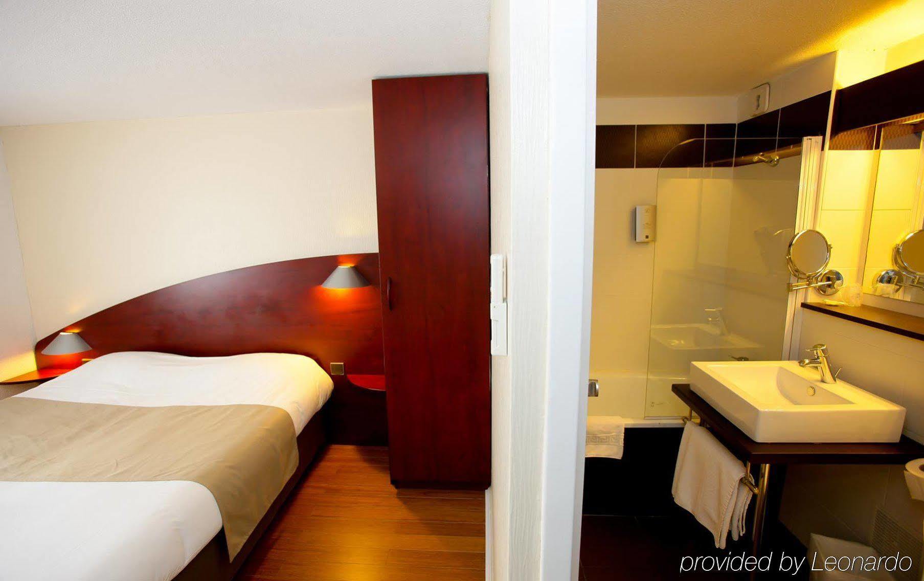 Contact Le Provencal 3*