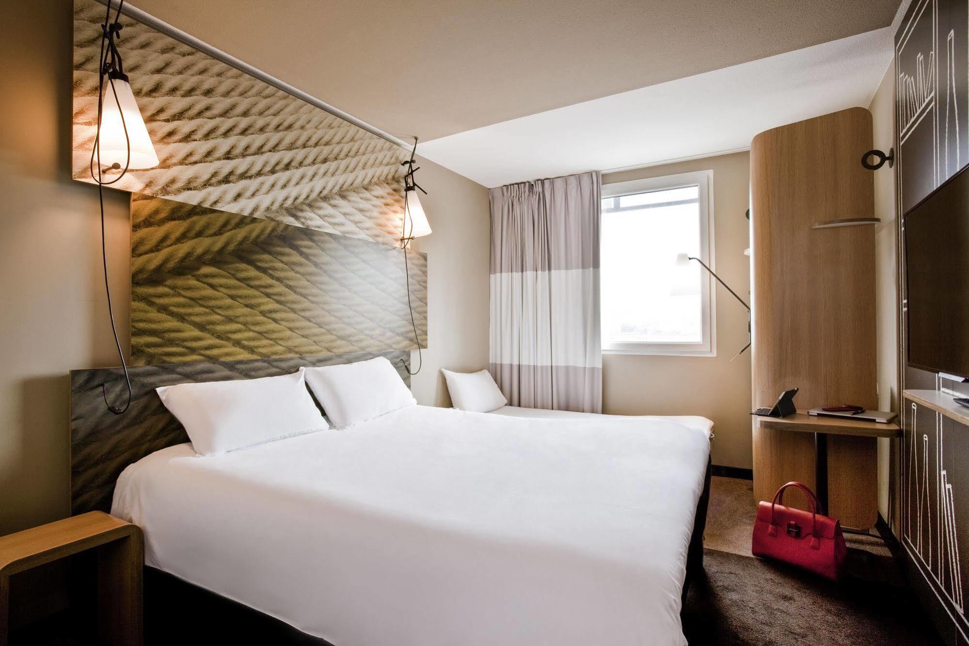 Ibis Centre Gare Saint Jean Euratlantique 3*
