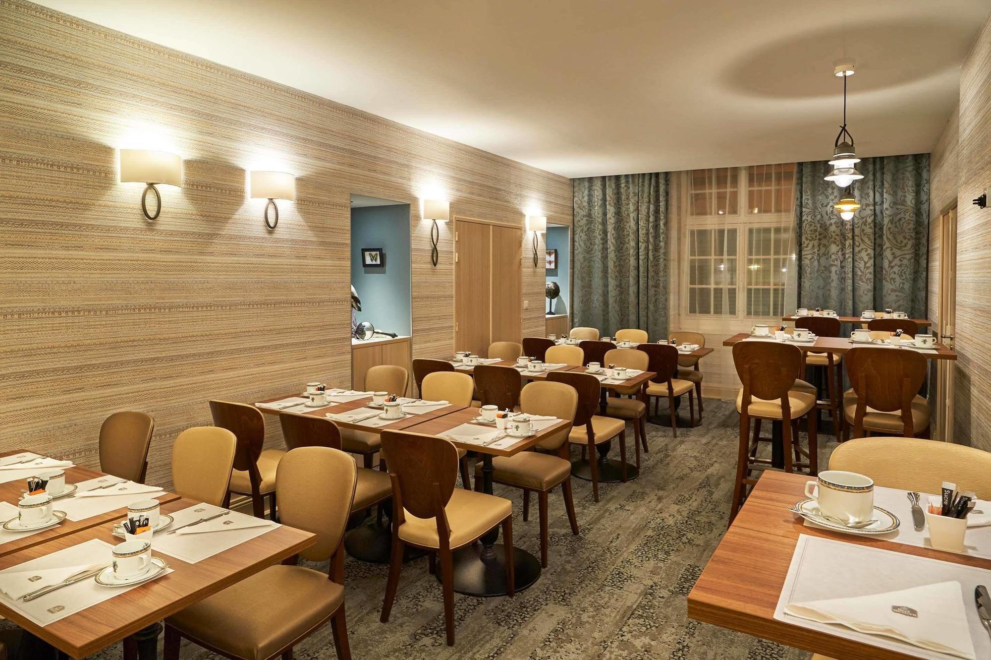 Western Premier Hbeo Centre Khách sạn 4*