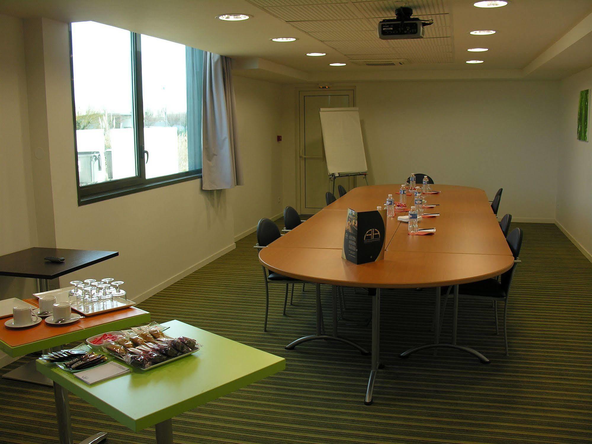 - Parc Des Expositions Aparthotel 3*