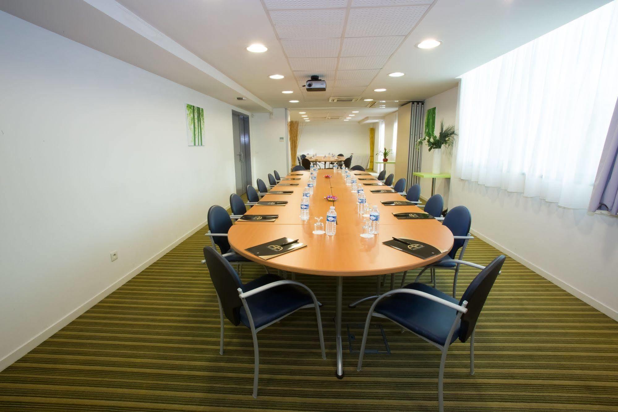 - Parc Des Expositions Aparthotel