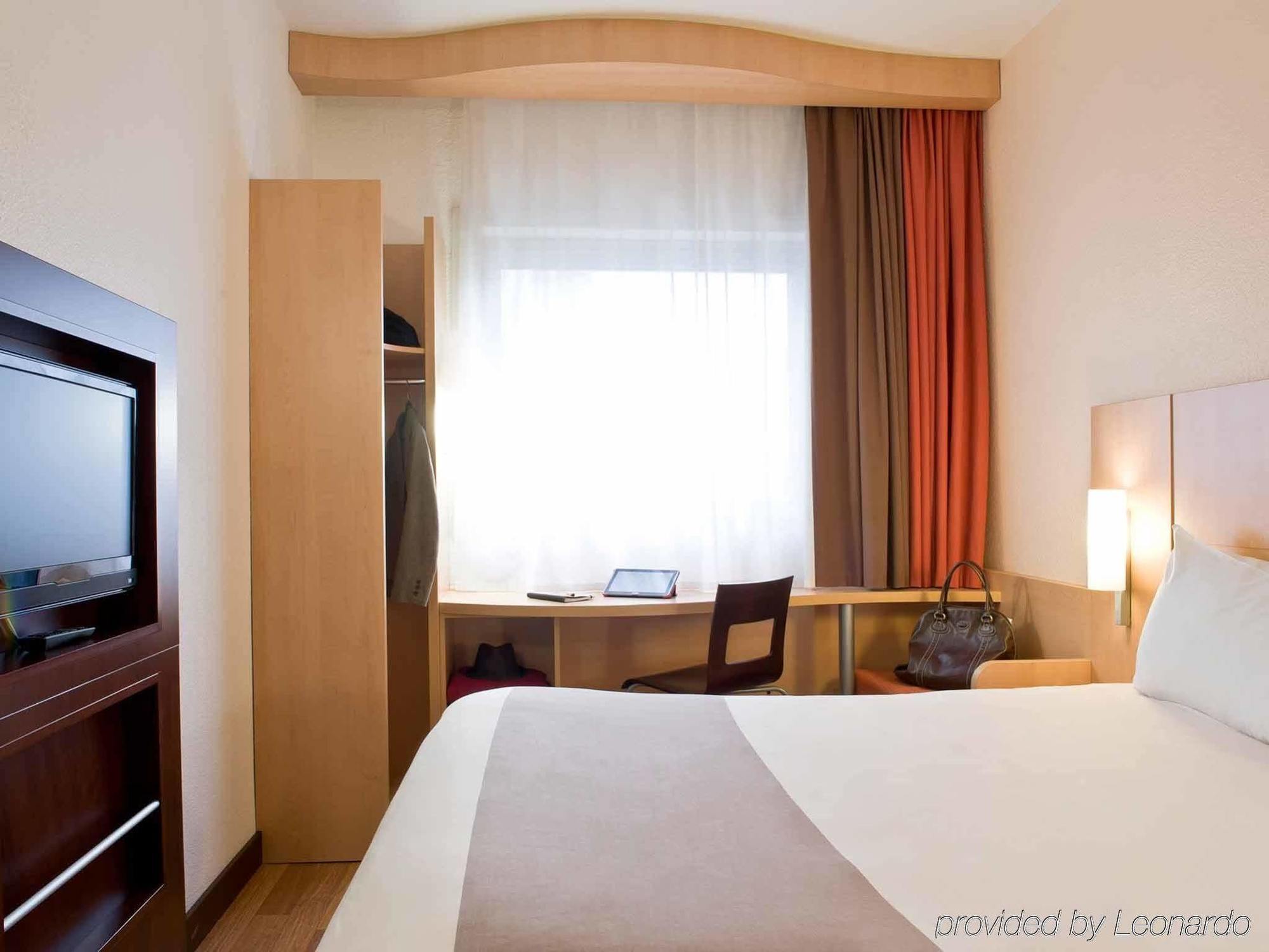 Hotel Ibis Centre - Gare Saint-jean