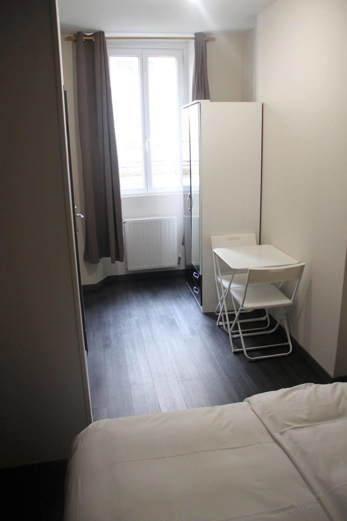 De La Boetie 4*