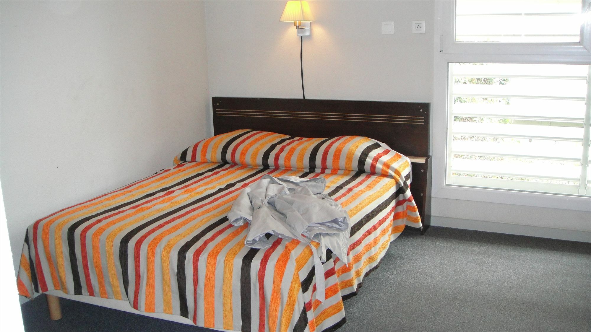 Khách sạn hẻo lánh Centre 3*
