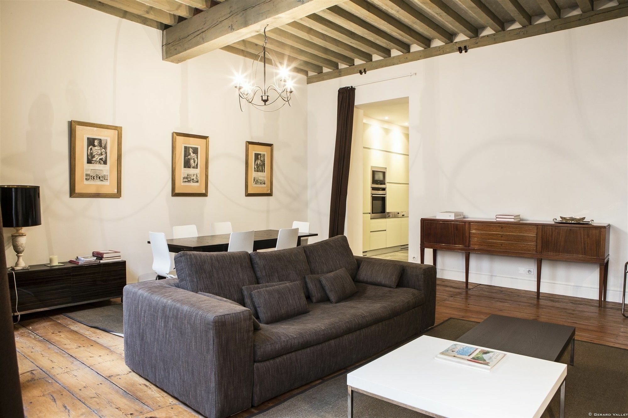 Descazeaux Apartment