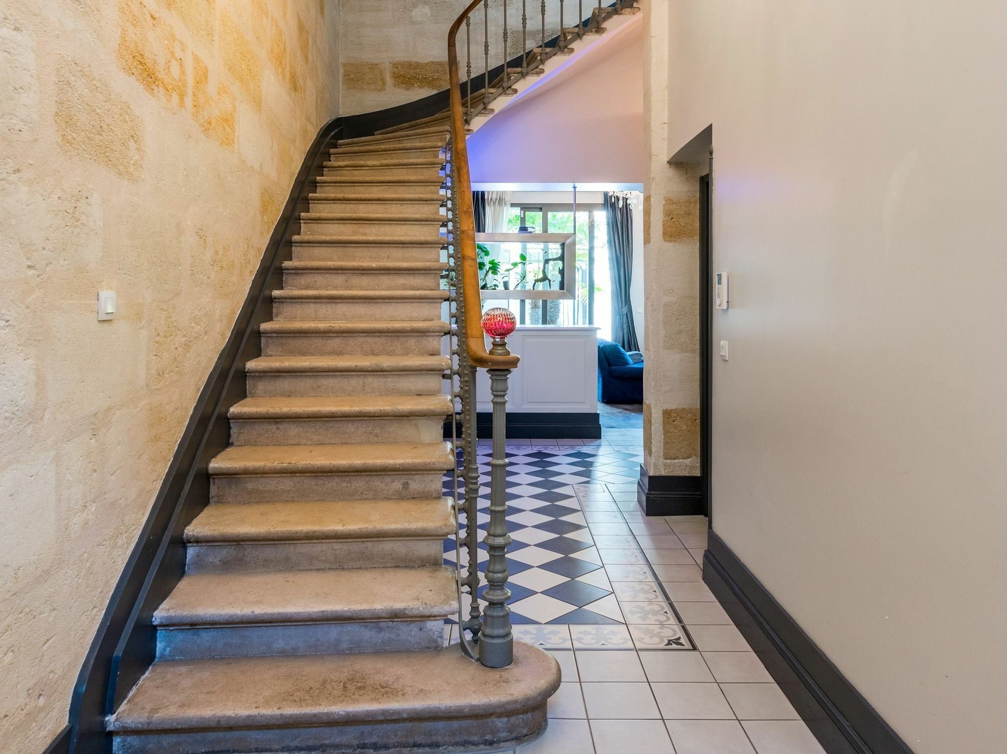 House 4 Bdrs & Bathrooms With Patio & Parking Apartment Bordeaux