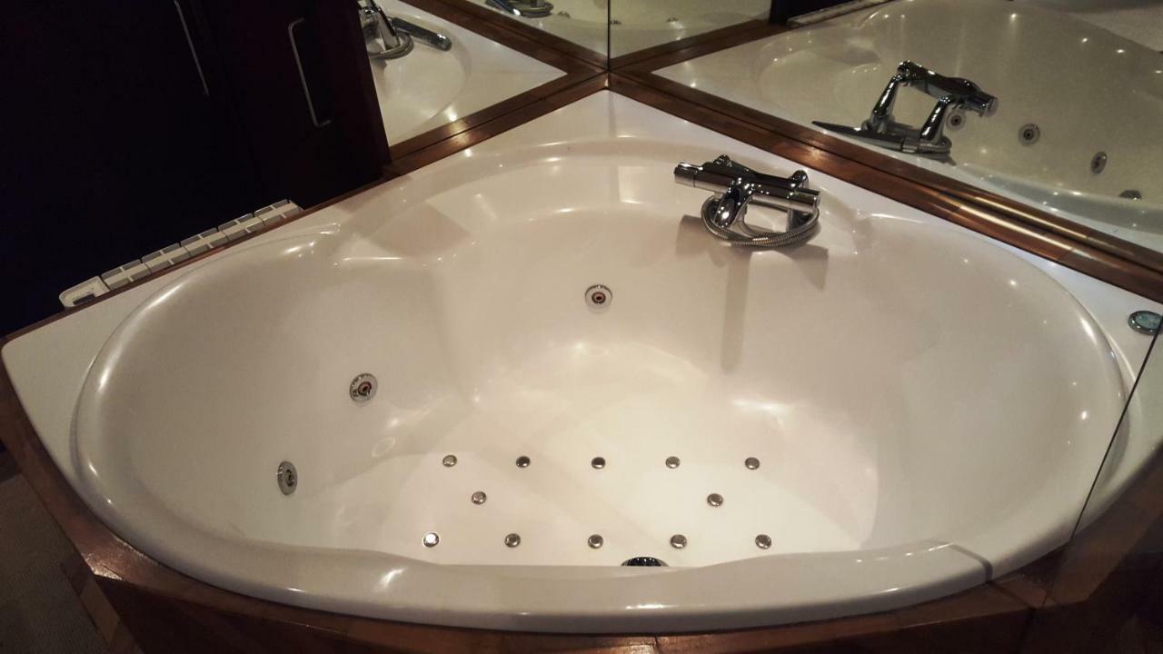 Botel Le Bateau Ivre *