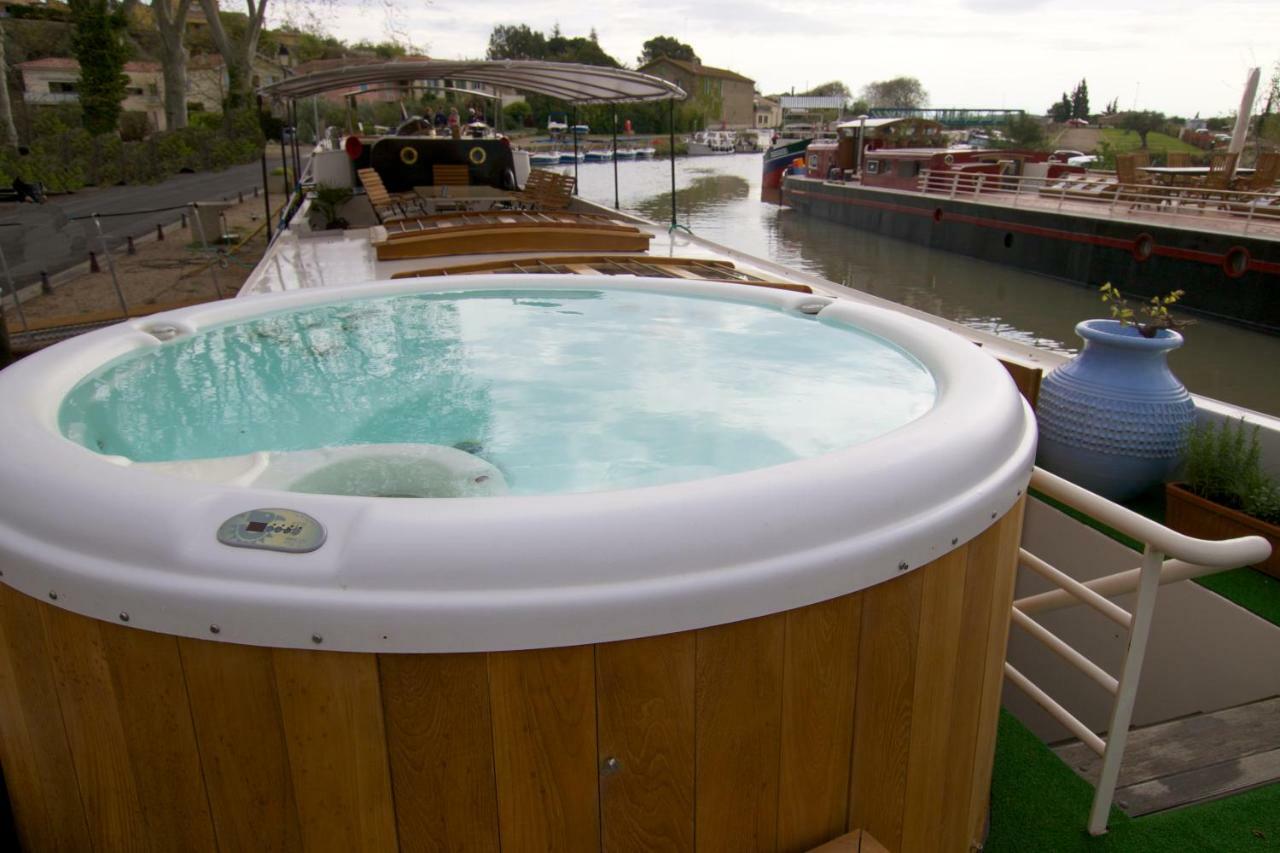 Barge Tango Botel Bordeaux