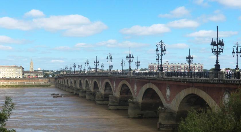 Quai Bourgeois * Bordeaux