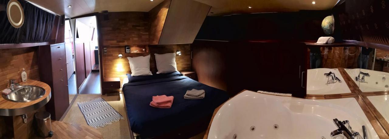 Botel Le Bateau Ivre *