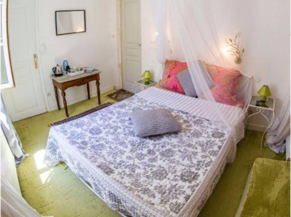 Bed & Breakfast Le Miroir Aux Fees 2*
