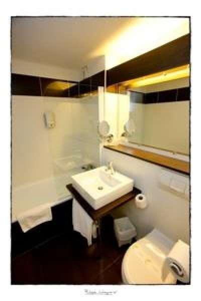 Contact Le Provencal Hotel Bordeaux