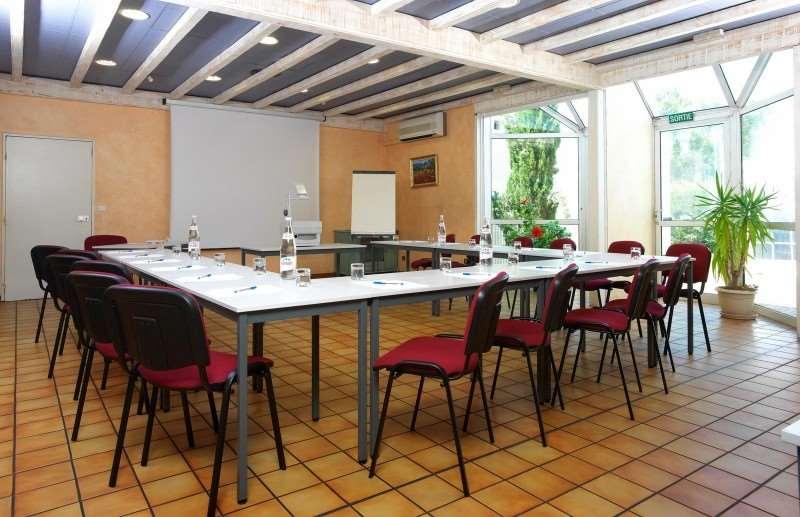 Contact Le Provencal Hotel
