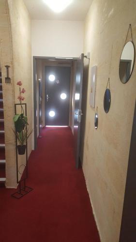 De La Boetie Hotel