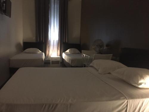 De La Boetie 4*